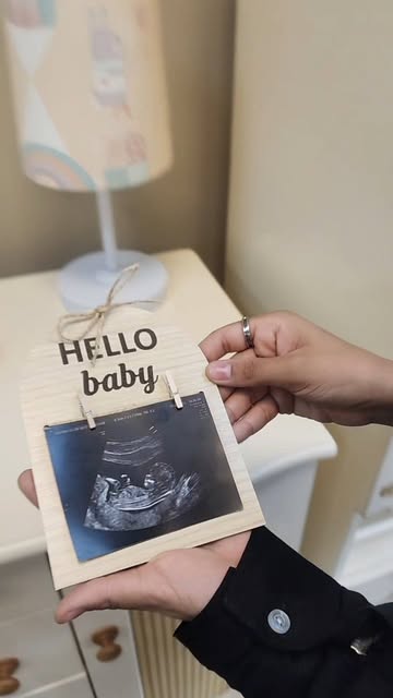 قاب چوبی نگهداری سونوگرافی «HELLO baby»